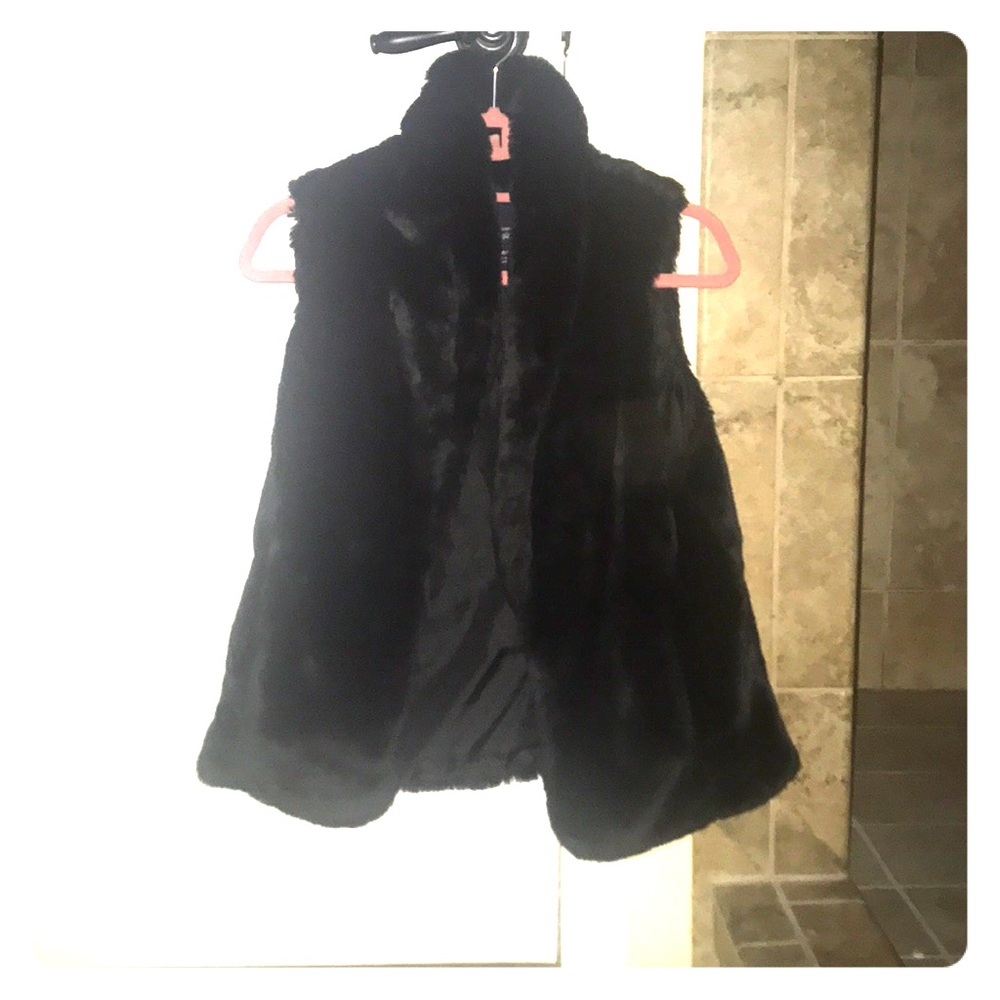 American Eagle Faux Fur Vest